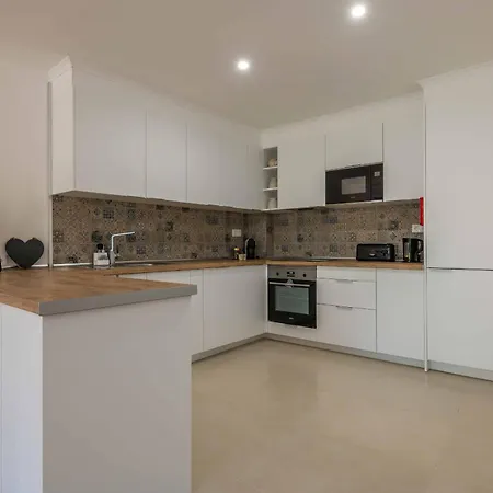 Apartment Lemon House - 400m From The - Wifi
